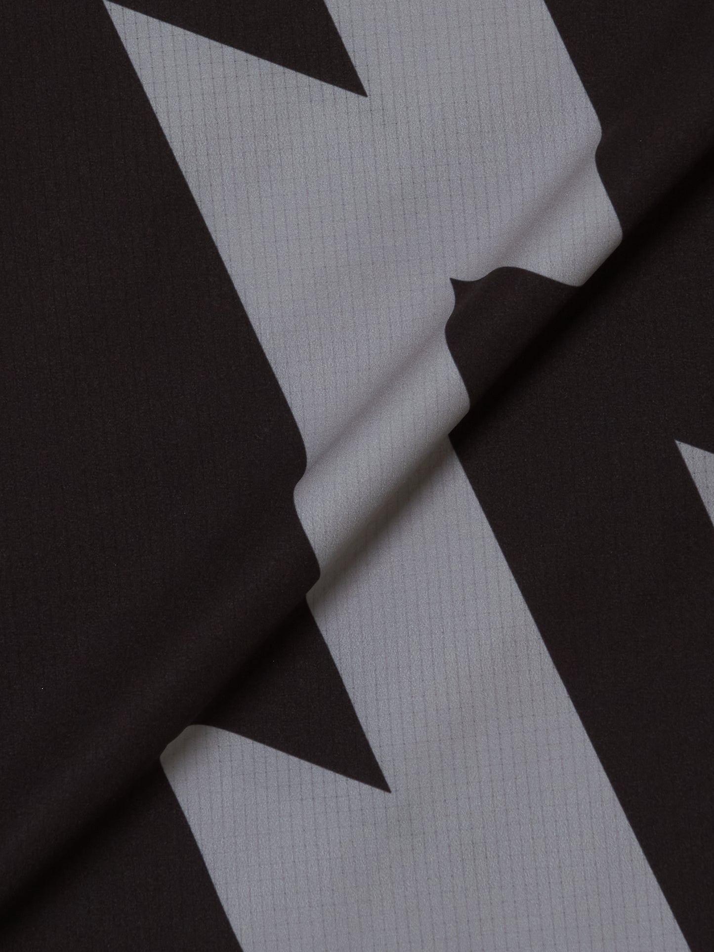 LIGHTNING TRACK TOP
