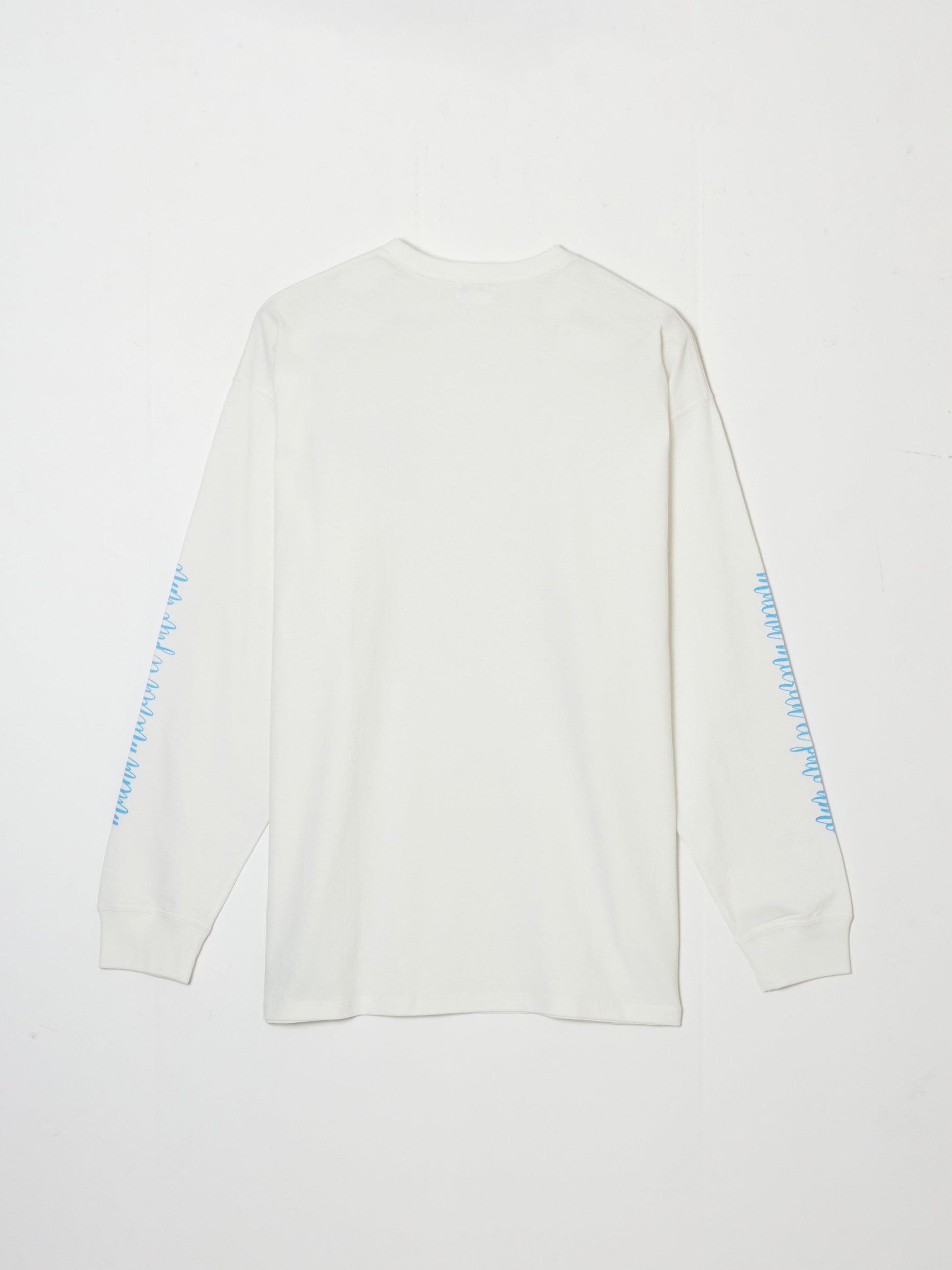 ブエナビスタのCursive L/S・ホワイト