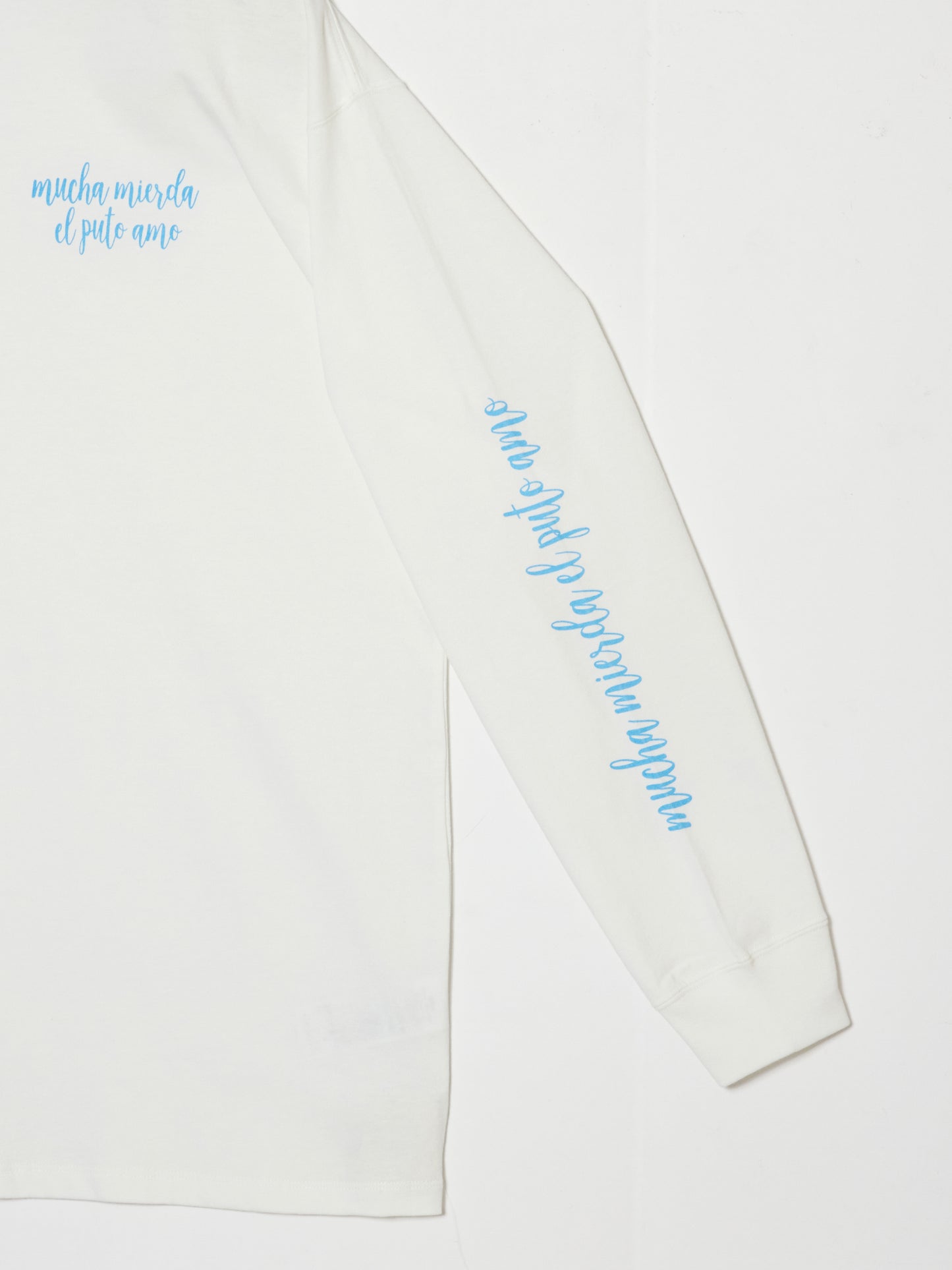 ブエナビスタのCursive L/S・ホワイト