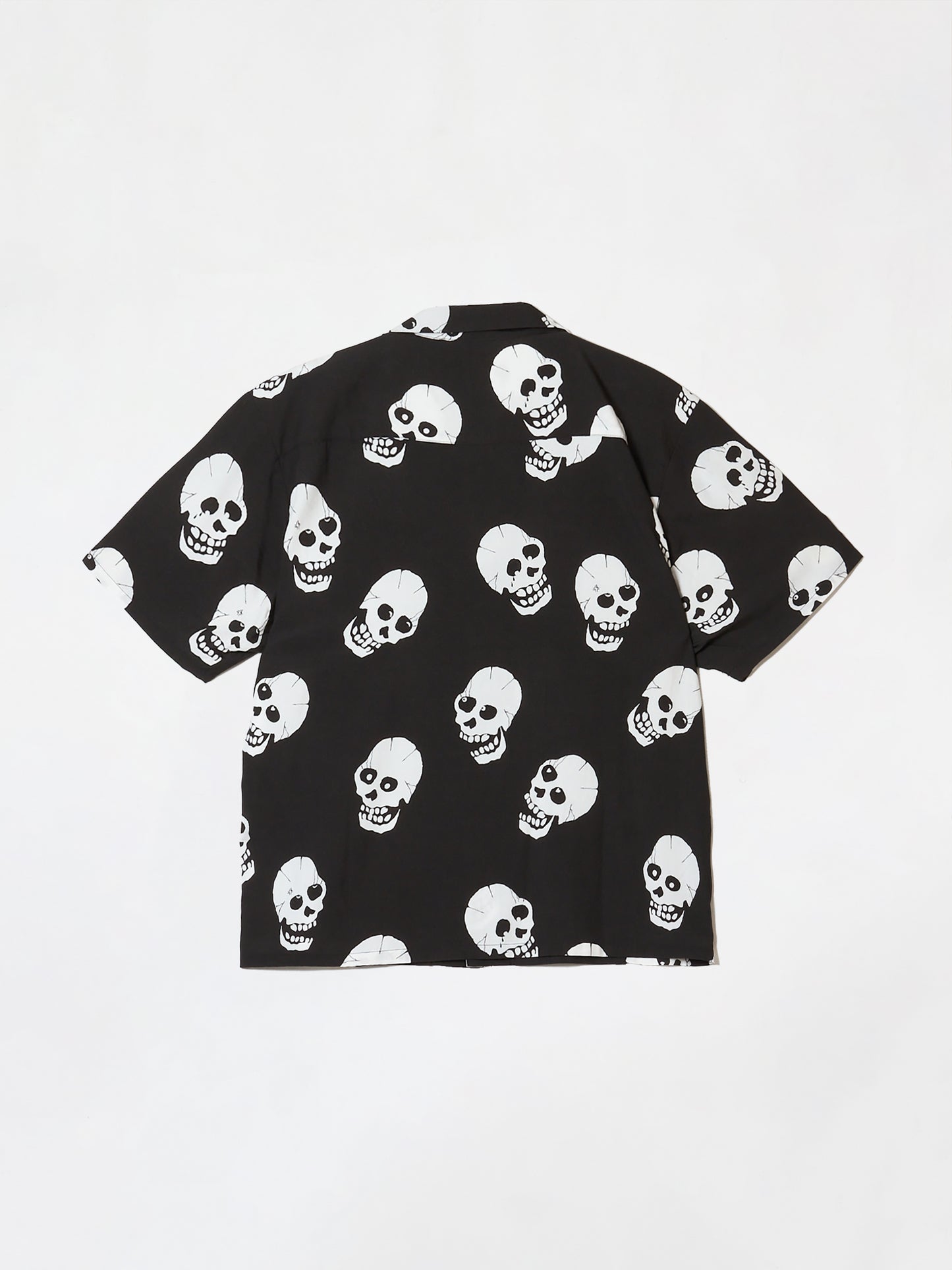 Skull patterned shorts shirt