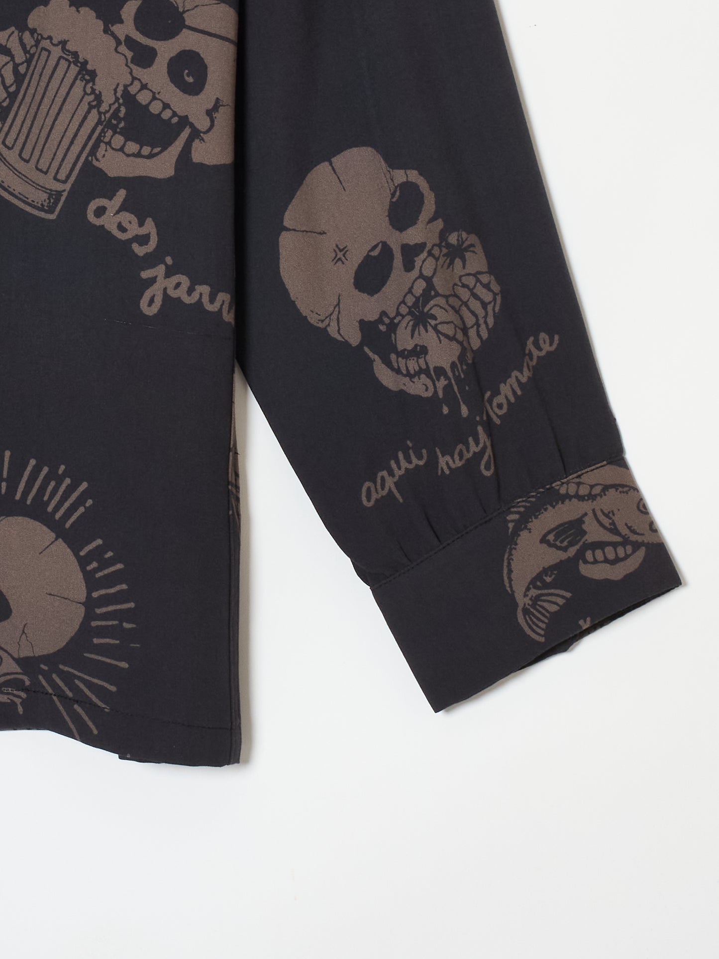 Illusted skull shirt